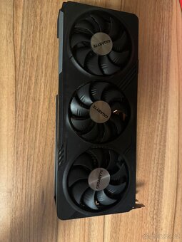 GIGABYTE Radeon RX 7800 XT GAMING OC 16GB - 4
