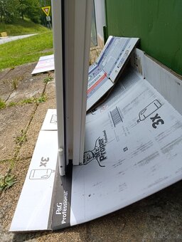 Plastové okno v 149cm, š 140cm - 4