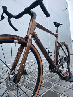 Gravel Focus Atlas 8.9 Carbon 2023 Rival eTap AXS 28" - 4