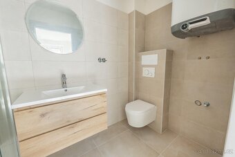 Stylový ateliér 1+kk se soukromou terasou - 4