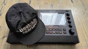 Akai MPC Live 2 Limited Edition 
Cena: 19 490 Kč
 - 4