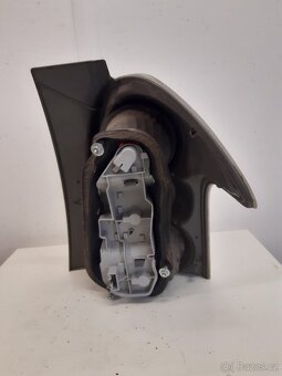 Zadní světlo Toyota Corolla Verso - 4