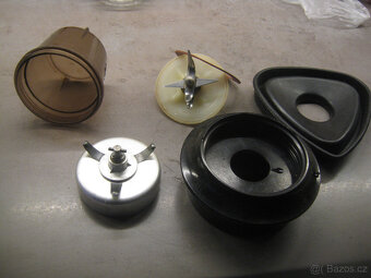 Prodám kovovou převodovku na starší kuchyňský robota ETA - 4