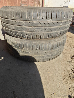 Prodám 2ks disků 6Jx15H2 ET27 + letní pneu 195/65/R15 - 4