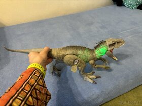 Dinosaurus Indomimus Rex - svítící, řvoucí Jurassic World - 4