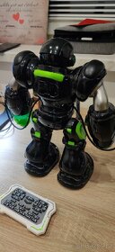 Mluvící robot Artur - 4