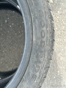 Letni pneu 245/40/R18 - 4