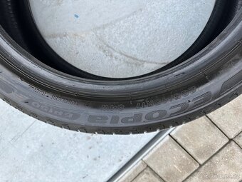 Pneu Bridgestone 205/45r17 - 4
