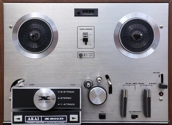 Akai - X201D - 4