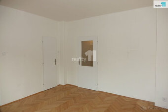Pronájem bytu 1+kk, 40 m2, Praha 3 - 4
