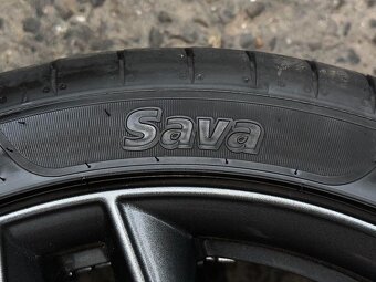 ALU kola VW 18" 8J ET35 pneu 235/40/R18 - 4