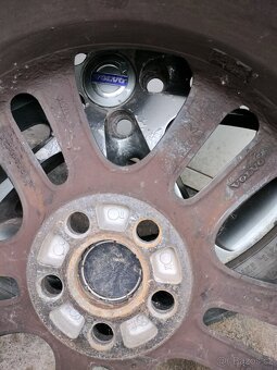 4ks alu disky orig. Volvo 5x108 R18 4ks 3700kč - 4