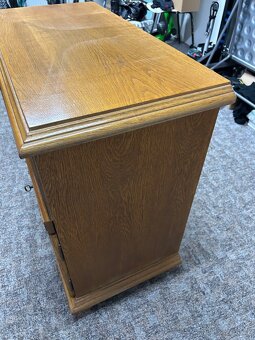 Masivní dubový stolek - 4