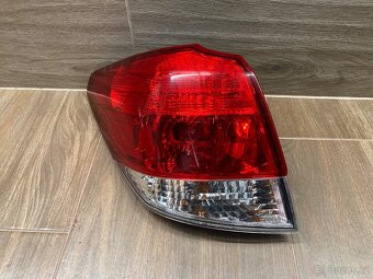 Subaru Legacy Outback - zadní světla. - 4
