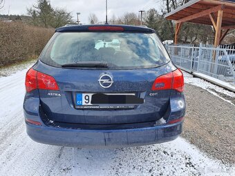 Opel Astra J combi - 4