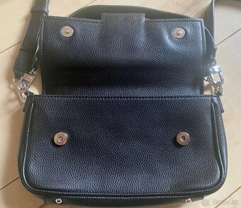 Dámská kabelka - crossbody GUESS - 4