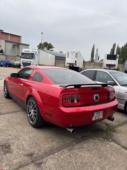 Ford mustang - 4