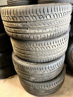 245/45R18 - 4