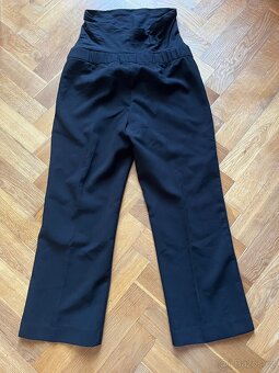 Těhotenské černé kalhoty 3/4 MAMA H&M - 4