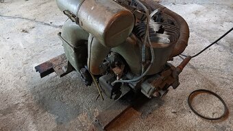Motor z elektrocentrály ZB8A - 4