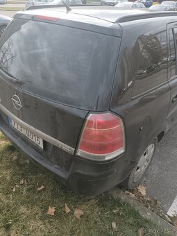 Opel Zafira1,9 r.v 2007 - 4