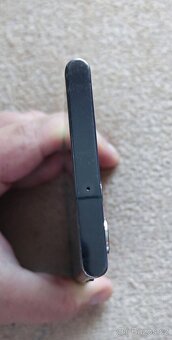 Prodám Samsung Galaxy S22 Ultra 12/512gb funkční - s vadou - 4