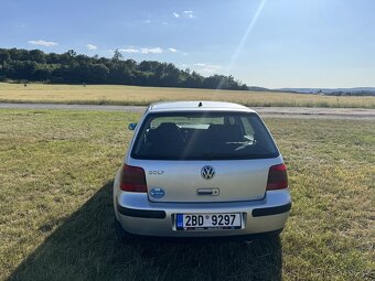 Volkswagen Golf - 4