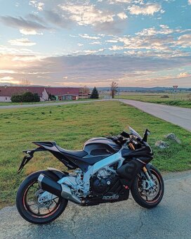 Aprilia RSV4 RR - 4