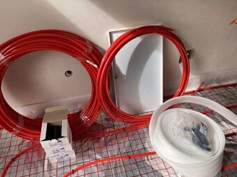 Univenta PERT 2 trubka - zbytky z podlahového topení - 4
