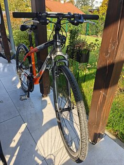 Krásné dámské dívčí kolo M oranžovo černá crossove kolo - 4