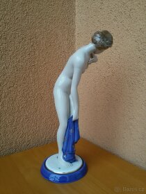 STAROŽITNA PORCELÁNOVA SOŠKA, DÍVČÍ AKT. - 4