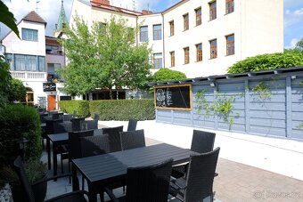 Přenechání zavedené restaurace s ubytováním - 4