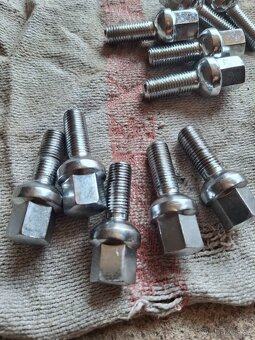 Kolove srouby chromovane 12x1,5 mm - 4