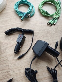 Nabíječky, autonabíječky a USB kabely - 4