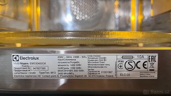Mikrovlnná trouba Electrolux EMS30400OX - 4