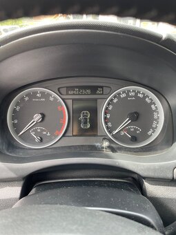 Škoda Fabia najeto 1684xxkm. rok 2008 - 4