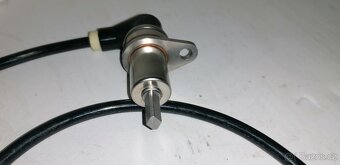 Bmw e31 přední ABS senzor - 4