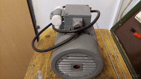 Prodám jednofázový patkový motor 350W. - 4