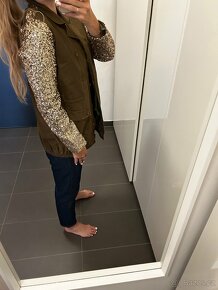 Parka zelena se zlatymi rukavy - 4