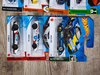 Hot Wheels - 4