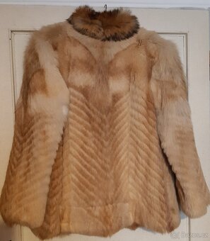 Pravý dámský kožich s liščím límcem - 4