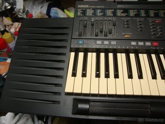 Elektrické klávesy varhany syntezátor Yamaha PSR-4500 1989 - 4