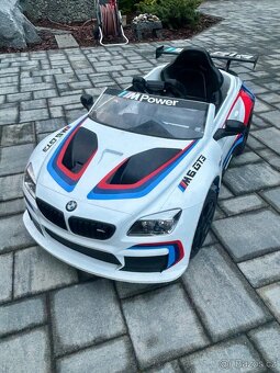 Elektrické BMW M6 GT3 - 4