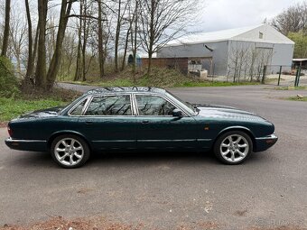 JAGUAR XJ - 4