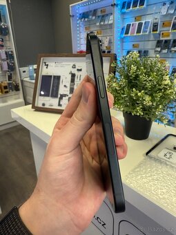 iPhone 15 128Gb Černý E-SIM - 4