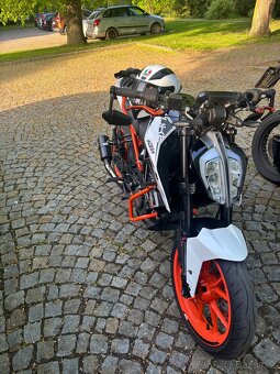 KTM DUKE 125 - 4