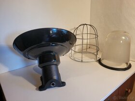 industriální litinová lampa, smaltované stínidlo - 4