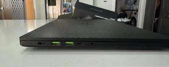 Prodám herní notebook Razer Blade 15 ve skvělém stavu. - 4