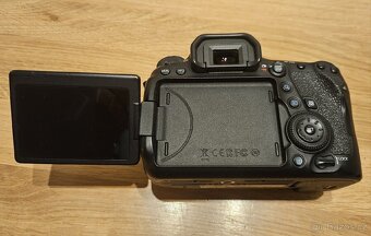 Canon EOS 6D Mark II - 4