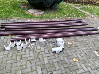 Prodám plastové okapy, háky, svody - 4
